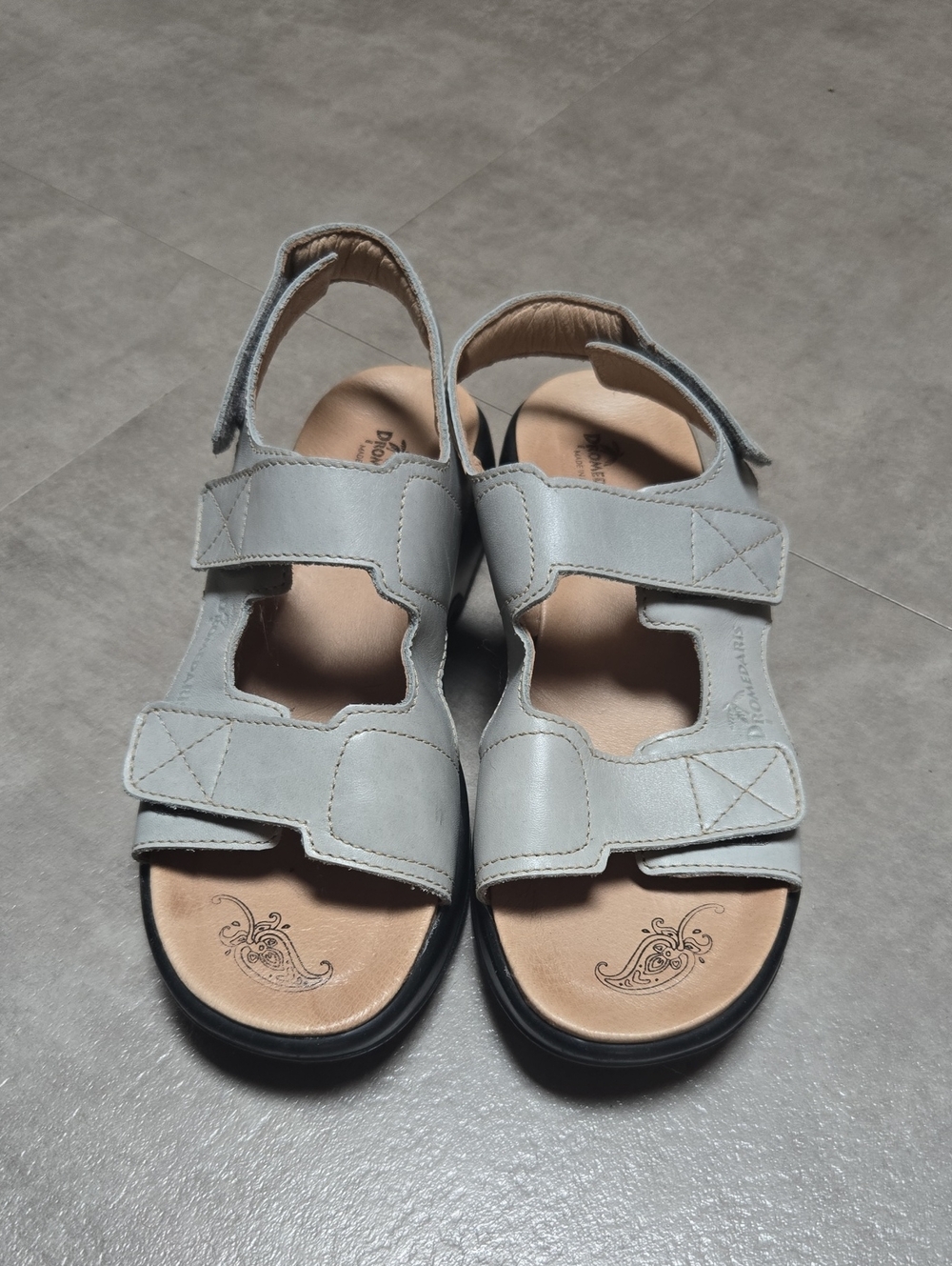 Dromedaris Comfortable Women's Light Gray Adjustable Strap Sandals